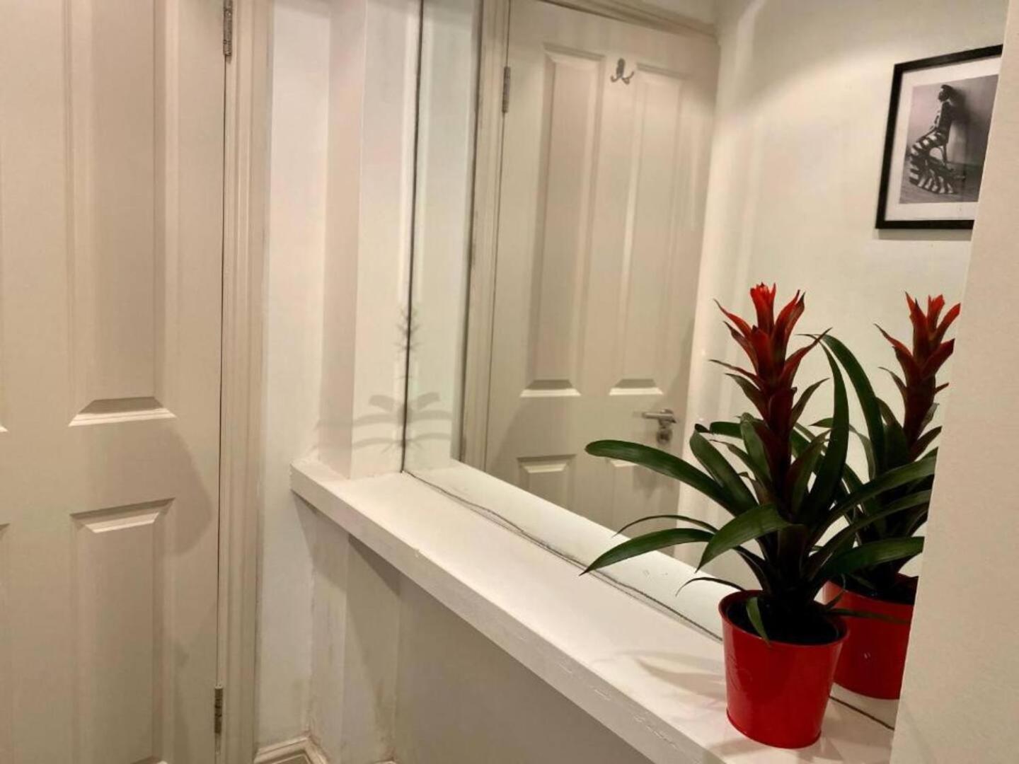 Niru Experience Hidden Gem In Chelsea 2Bd 2Ba Apartment Лондон Екстериор снимка