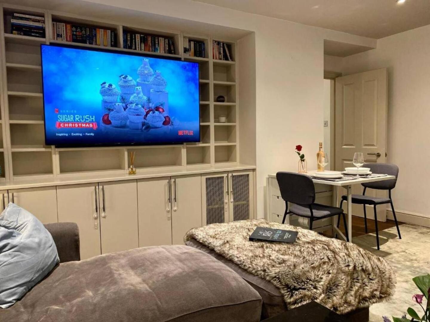 Niru Experience Hidden Gem In Chelsea 2Bd 2Ba Apartment Лондон Екстериор снимка
