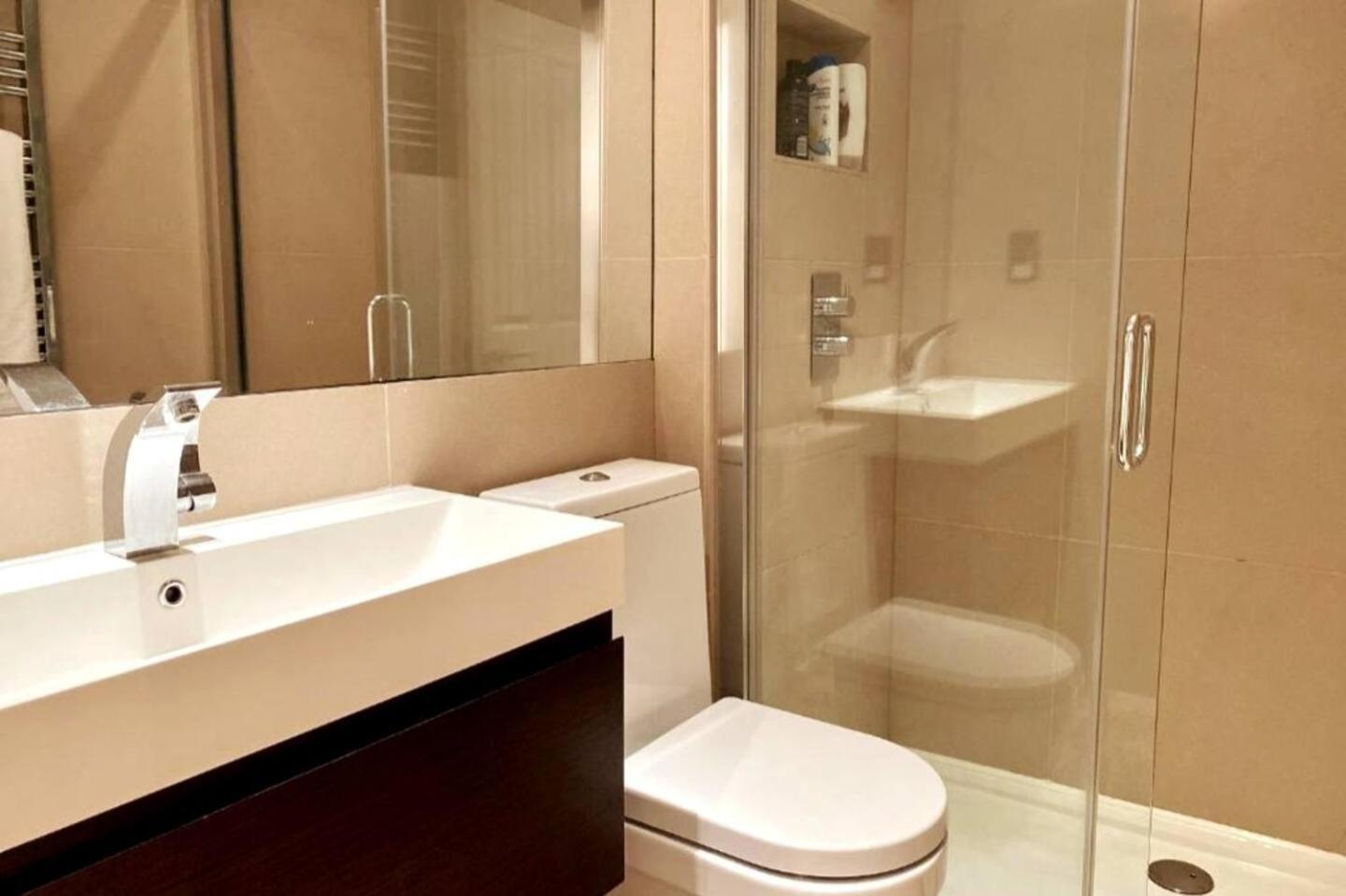 Niru Experience Hidden Gem In Chelsea 2Bd 2Ba Apartment Лондон Екстериор снимка