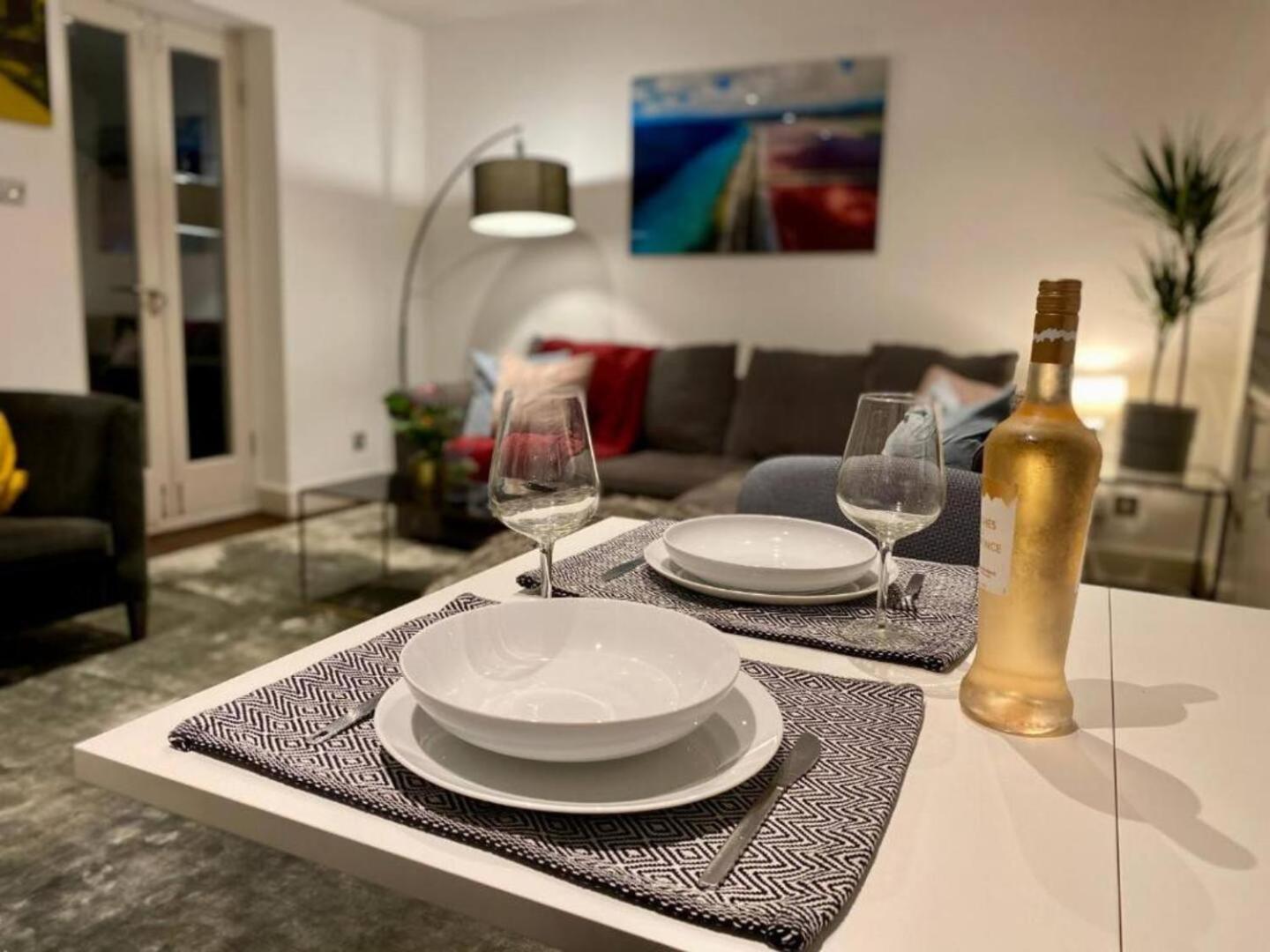 Niru Experience Hidden Gem In Chelsea 2Bd 2Ba Apartment Лондон Екстериор снимка