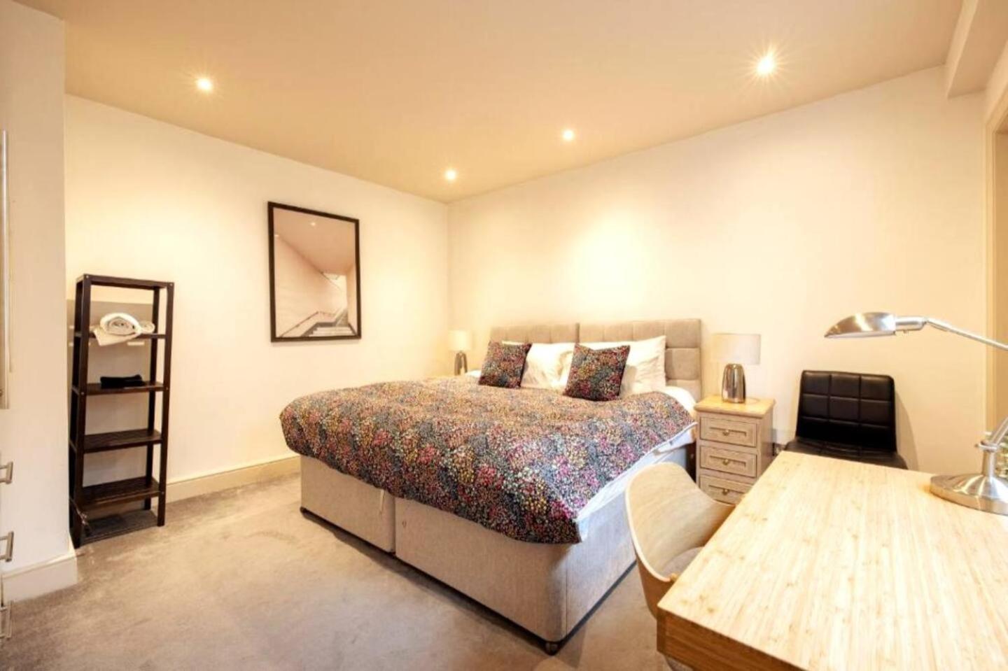Niru Experience Hidden Gem In Chelsea 2Bd 2Ba Apartment Лондон Екстериор снимка